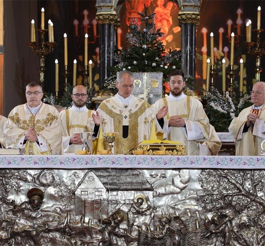 Nadbiskup Kutleša predvodio misno slavlje svetkovine Rođenja Gospodinova u Zagrebačkoj katedrali